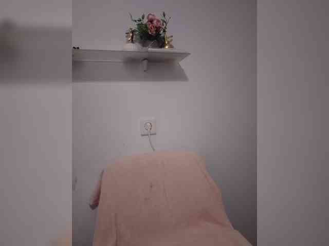 Lady_in_Red webcam