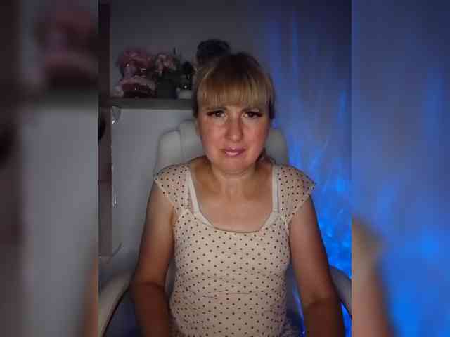 Lady_in_Red webcam