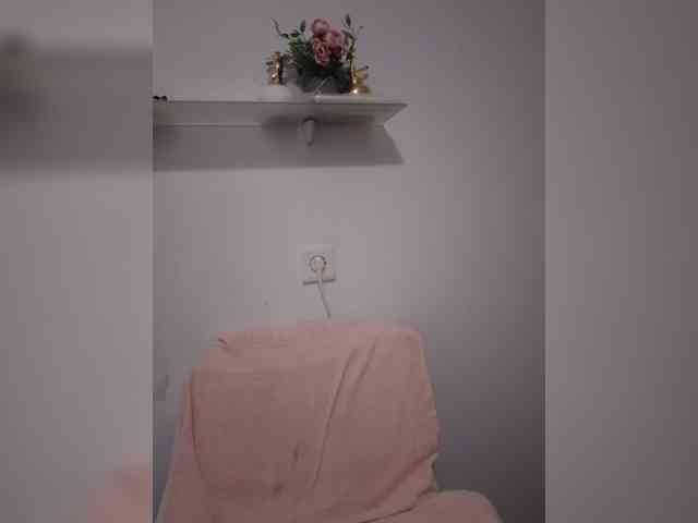 Lady_in_Red webcam