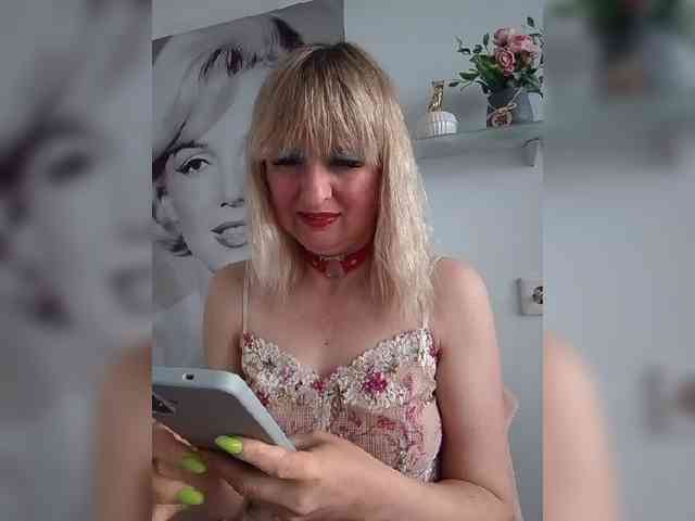 Lady_in_Red