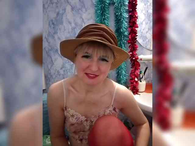 Lady_in_Red webcam