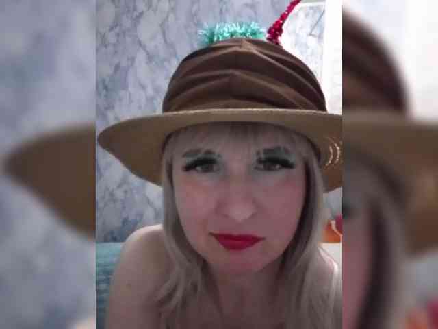 Lady_in_Red webcam