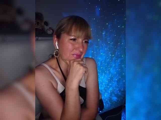 Lady_in_red's live stream