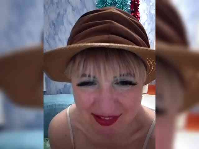 Lady_in_Red webcam