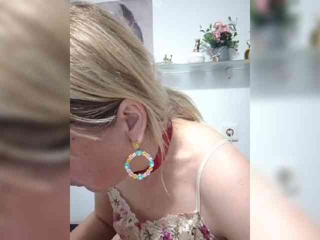 Lady_in_Red