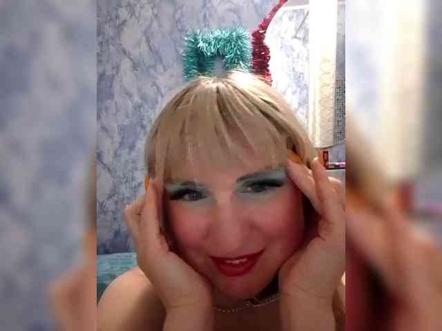 Lady_in_Red webcam