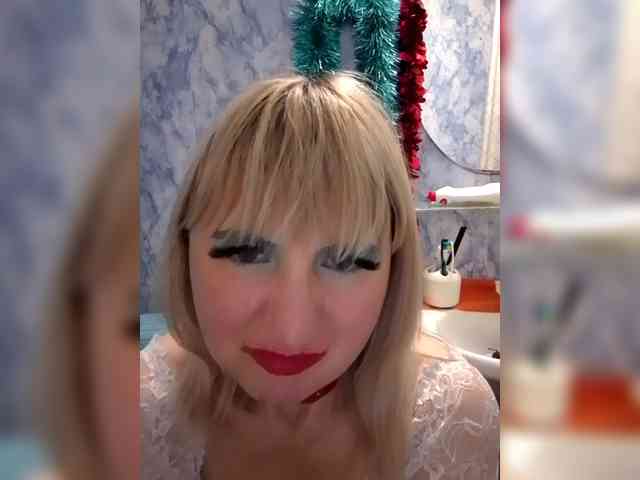 Lady_in_Red webcam