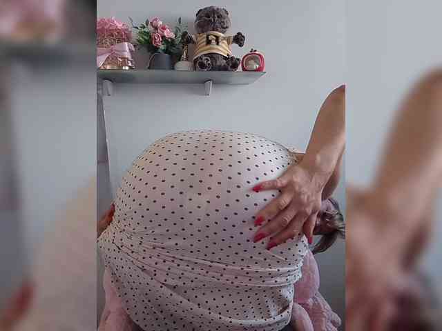 Lady_in_Red webcam