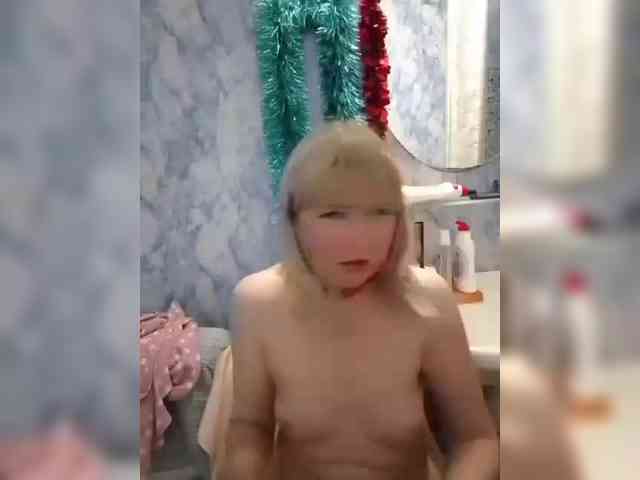 Lady_in_Red webcam