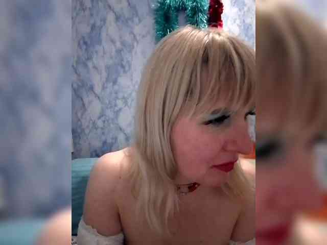 Lady_in_Red webcam