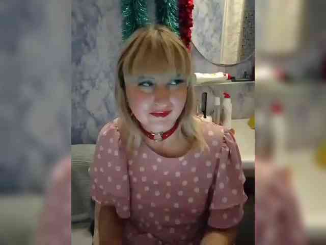 Lady_in_Red webcam