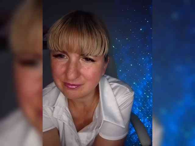 Lady_in_Red webcam