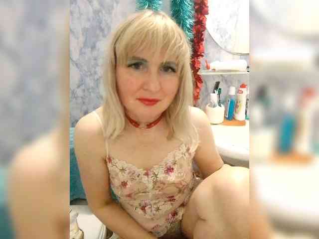 Lady_in_Red webcam