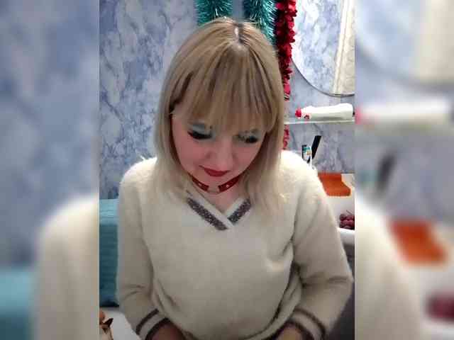 Lady_in_Red webcam