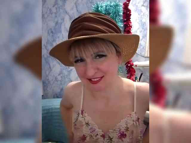 Lady_in_Red webcam