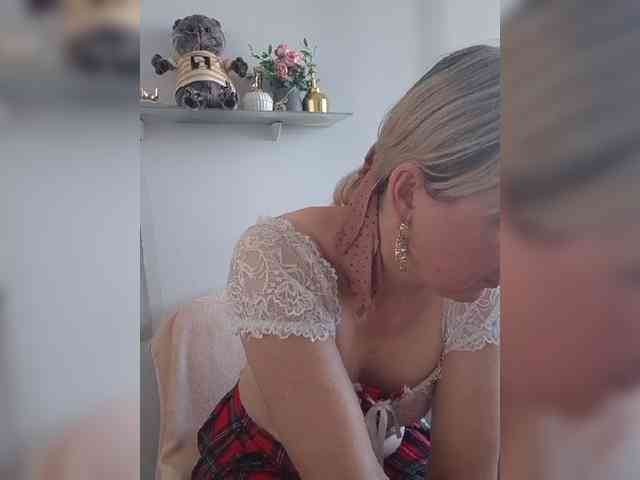 Model: Lady_in_Red