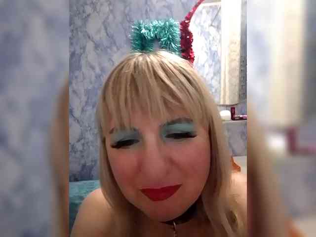 Lady_in_Red webcam