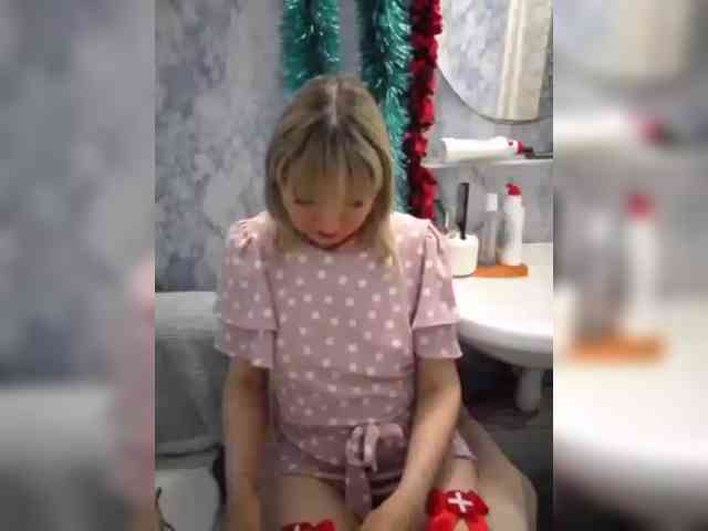 Lady_in_Red webcam