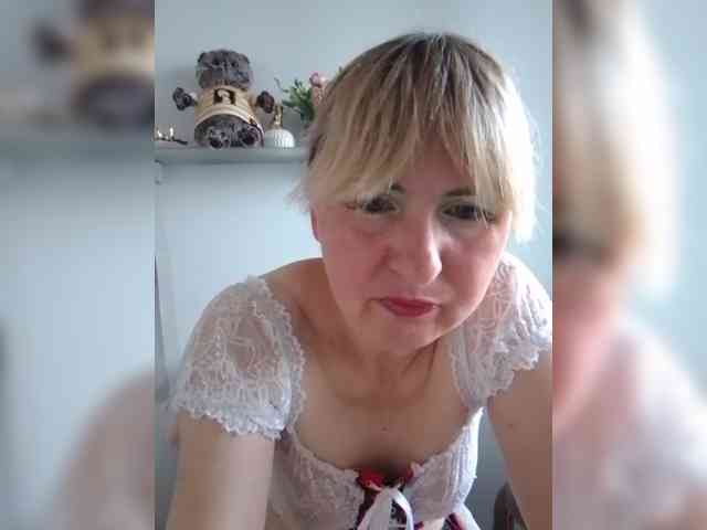 Lady_in_Red webcam