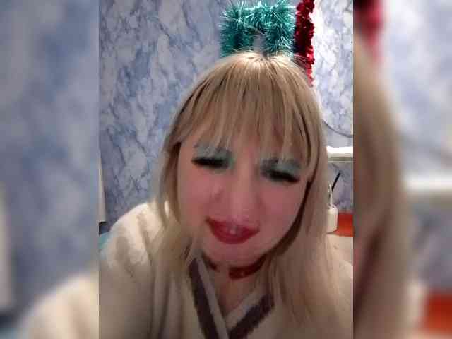 Lady_in_Red webcam
