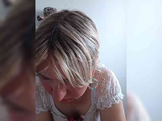 Lady_in_Red webcam