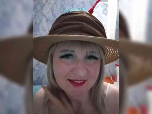 Lady_in_Red webcam