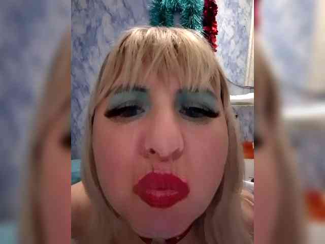 Lady_in_Red webcam