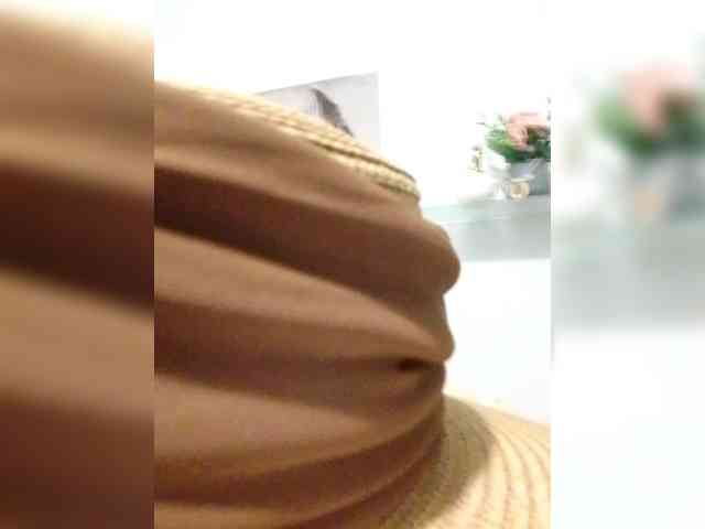 Lady_in_Red webcam