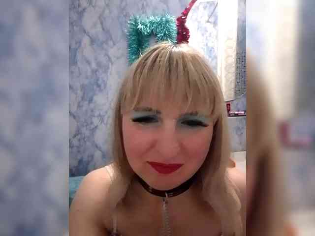 Lady_in_Red webcam