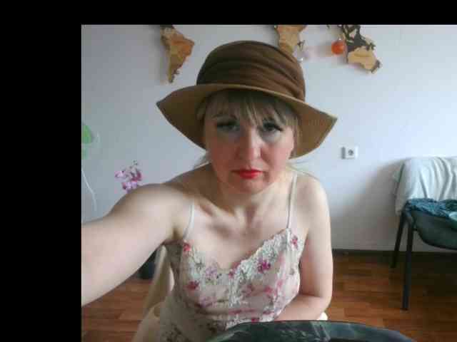 Lady_in_Red webcam