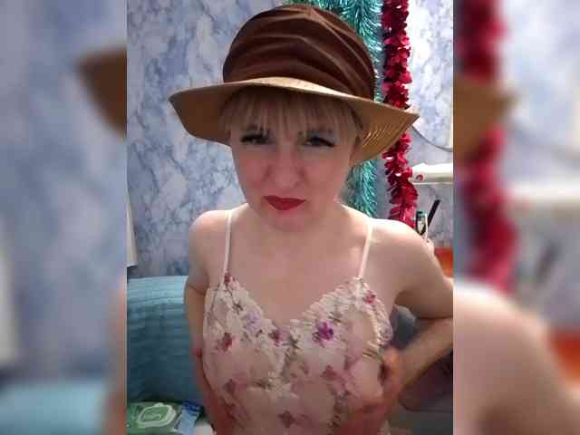 Lady_in_Red webcam