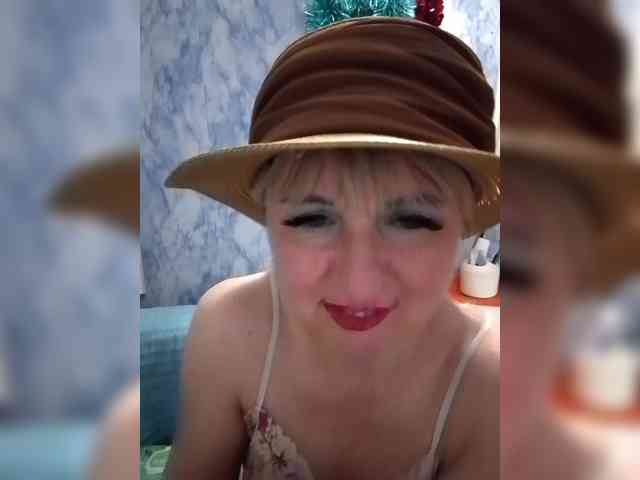 Lady_in_Red webcam