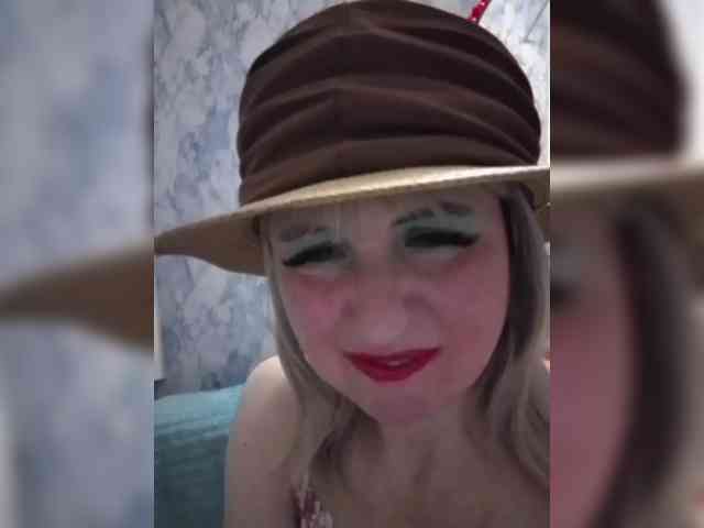 Lady_in_Red webcam