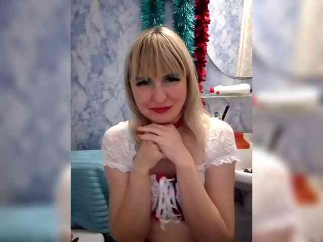 Lady_in_Red webcam