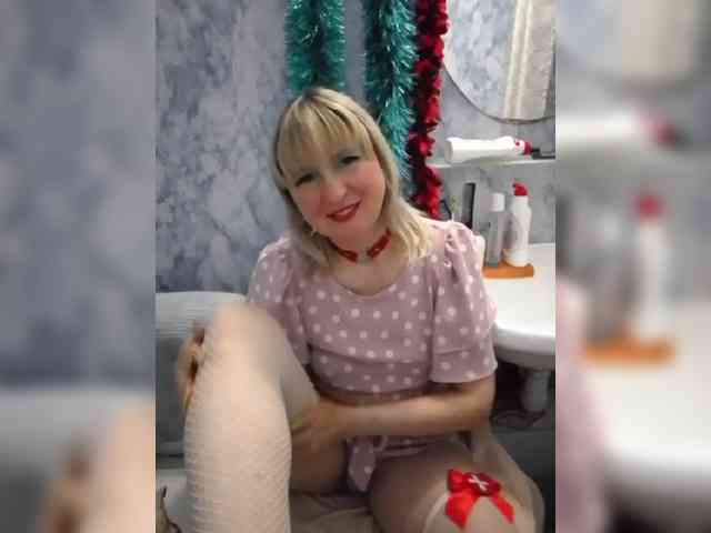 Lady_in_Red webcam