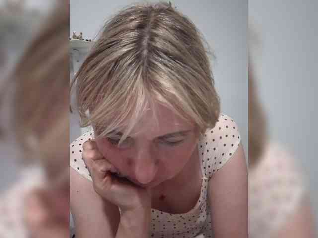 Lady_in_Red webcam