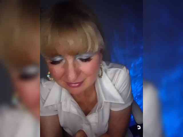 Lady_in_Red webcam
