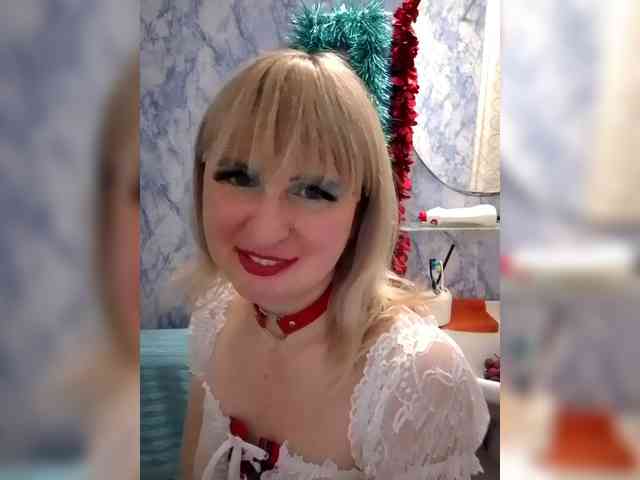 Lady_in_Red webcam
