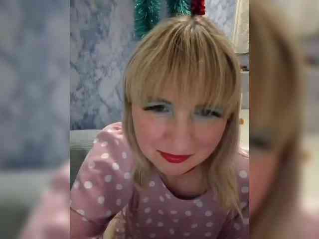 Lady_in_Red webcam