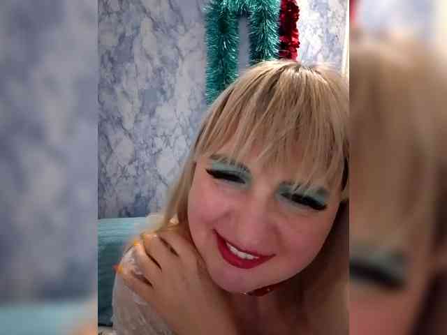 Lady_in_Red webcam