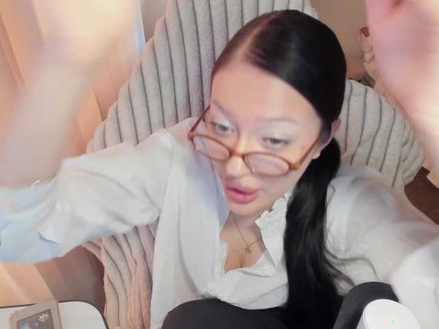 pickmedepartment live cam on BongaCams