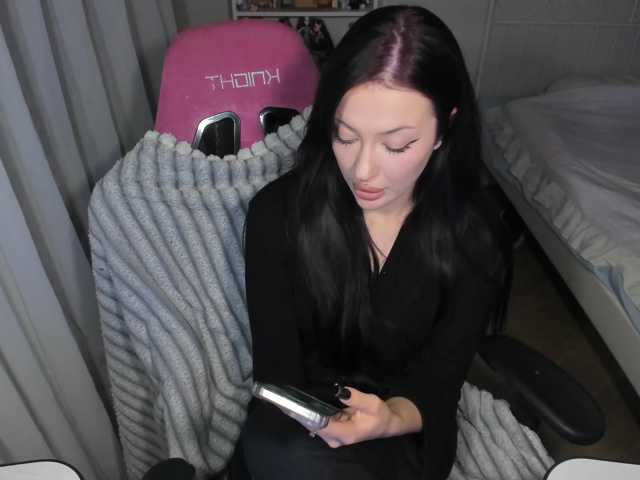 pickmedepartment live cam on BongaCams