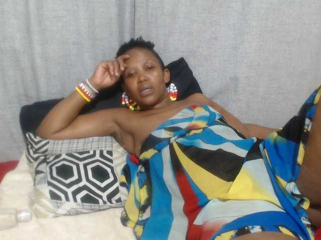 Sheila80's BongaCams show and profile