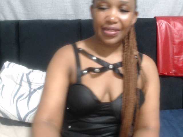 Sheila80 live cam on BongaCams