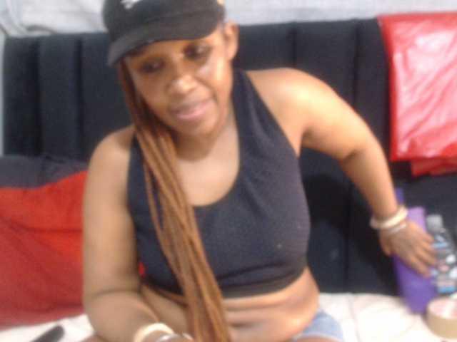 Sheila80 live webcam show