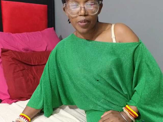 Sheila80 live cam preview