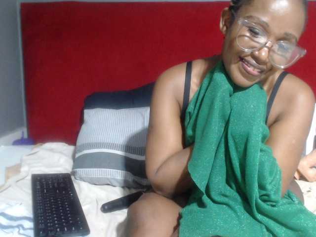 Sheila80 live cam on BongaCams