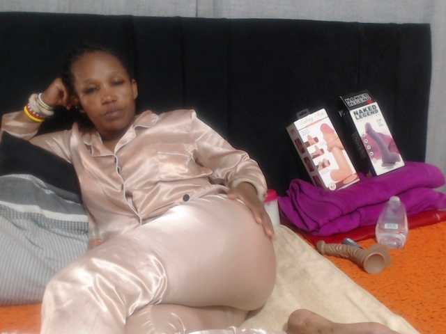 Sheila80 live cam on BongaCams