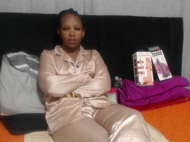 Sheila80 live cam on BongaCams
