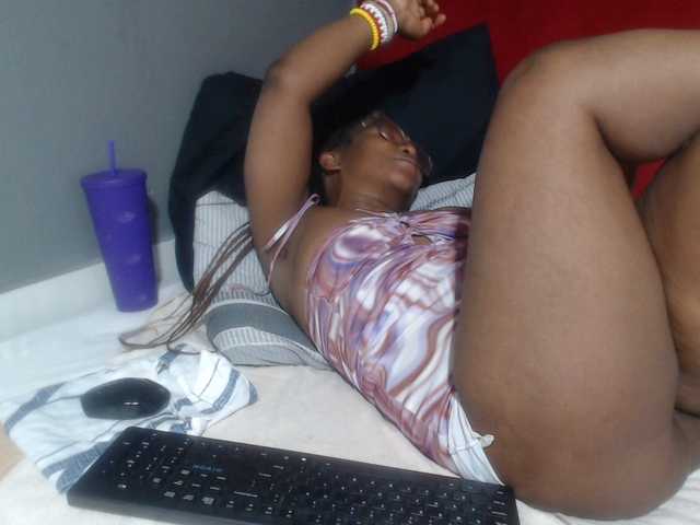 Sheila80 live cam on BongaCams